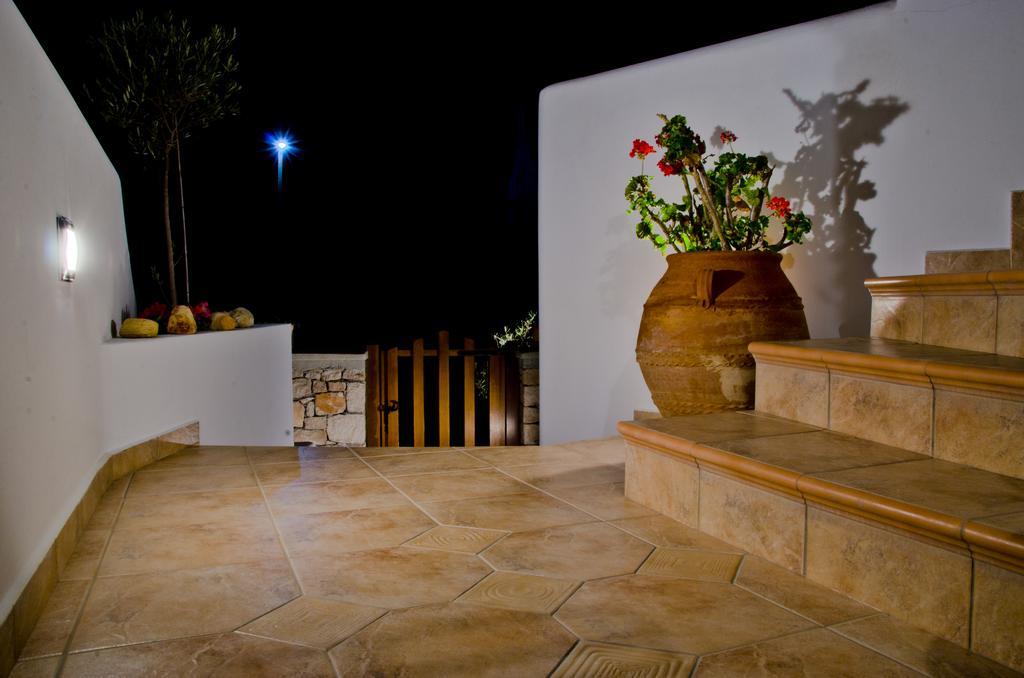 Hotel Aerolithos Adamantas  Exterior foto