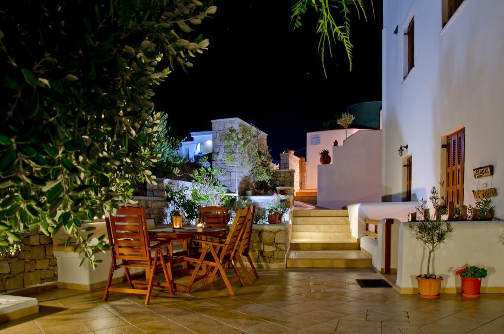 Hotel Aerolithos Adamantas  Exterior foto